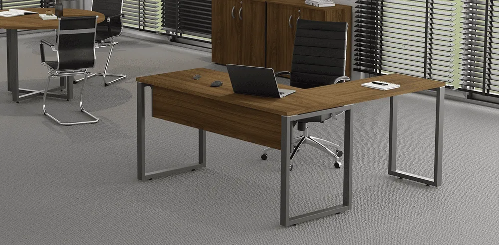 Mesa em L Pé Quadro – Prima Arq